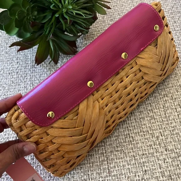 NWT Vanessa Straw Clutch w/ Floral Interior - Picture 6 of 10